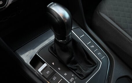 Volkswagen Tiguan II, 2018 год, 2 200 000 рублей, 24 фотография