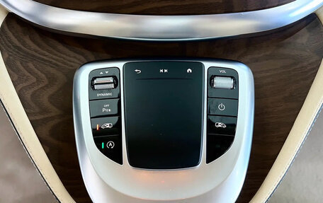 Mercedes-Benz V-Класс, 2022 год, 7 100 000 рублей, 26 фотография