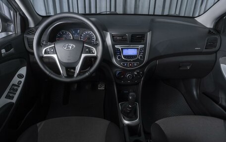 Hyundai Solaris II рестайлинг, 2013 год, 859 000 рублей, 6 фотография