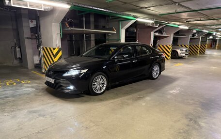 Toyota Camry, 2018 год, 2 390 000 рублей, 8 фотография