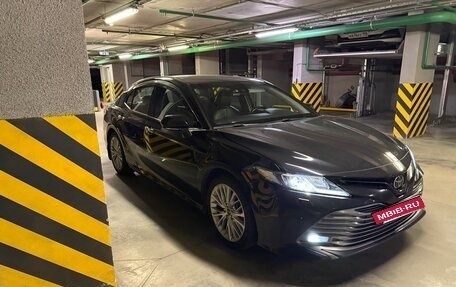 Toyota Camry, 2018 год, 2 390 000 рублей, 6 фотография