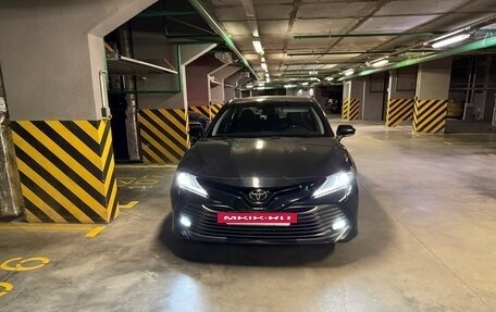Toyota Camry, 2018 год, 2 390 000 рублей, 7 фотография