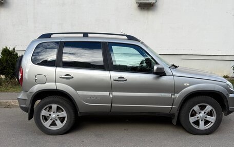 Chevrolet Niva I рестайлинг, 2015 год, 570 000 рублей, 3 фотография