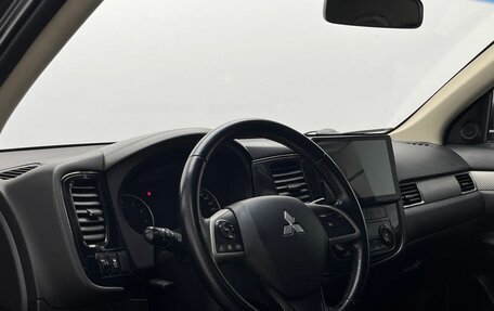 Mitsubishi Outlander III рестайлинг 3, 2013 год, 1 200 000 рублей, 20 фотография