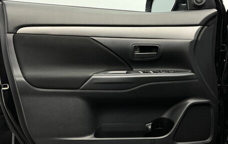 Mitsubishi Outlander III рестайлинг 3, 2013 год, 1 200 000 рублей, 18 фотография
