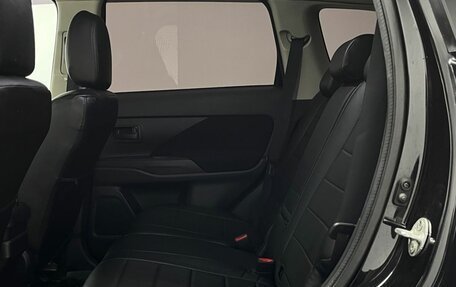 Mitsubishi Outlander III рестайлинг 3, 2013 год, 1 200 000 рублей, 17 фотография