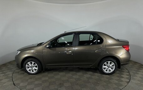 Renault Logan II, 2018 год, 900 000 рублей, 2 фотография