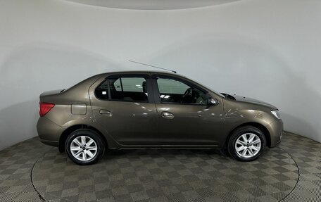 Renault Logan II, 2018 год, 900 000 рублей, 9 фотография