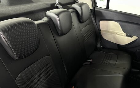 Renault Logan II, 2018 год, 900 000 рублей, 5 фотография
