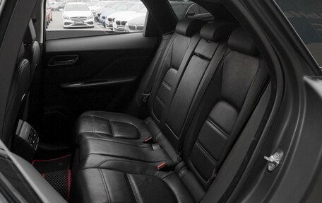 Jaguar F-Pace, 2018 год, 3 150 000 рублей, 9 фотография