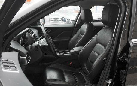 Jaguar F-Pace, 2018 год, 3 150 000 рублей, 10 фотография