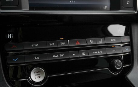 Jaguar F-Pace, 2018 год, 3 150 000 рублей, 18 фотография