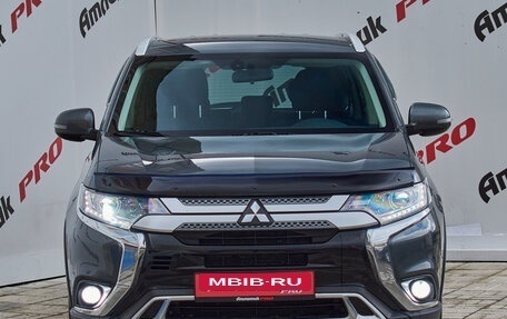 Mitsubishi Outlander III рестайлинг 3, 2021 год, 2 035 000 рублей, 2 фотография