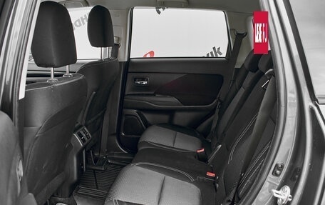 Mitsubishi Outlander III рестайлинг 3, 2021 год, 2 035 000 рублей, 21 фотография