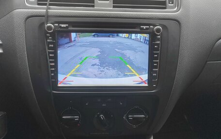 Volkswagen Jetta VI, 2013 год, 900 000 рублей, 5 фотография