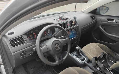 Volkswagen Jetta VI, 2013 год, 900 000 рублей, 4 фотография