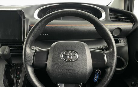 Toyota Sienta II, 2019 год, 1 588 000 рублей, 15 фотография