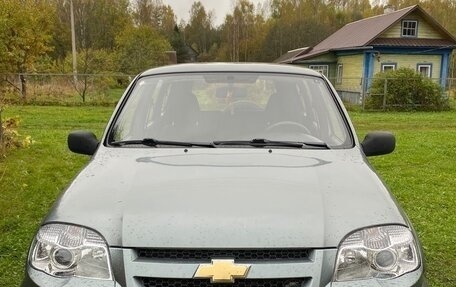 Chevrolet Niva I рестайлинг, 2011 год, 550 000 рублей, 1 фотография