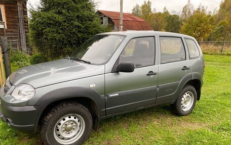 Chevrolet Niva I рестайлинг, 2011 год, 550 000 рублей, 2 фотография