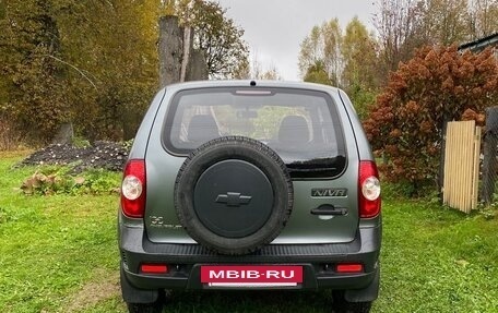 Chevrolet Niva I рестайлинг, 2011 год, 550 000 рублей, 4 фотография