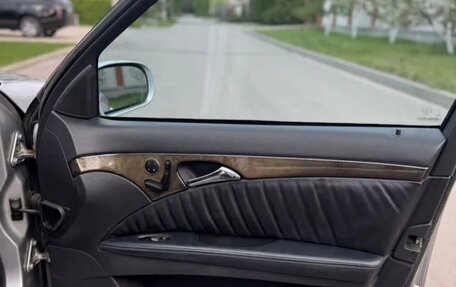 Mercedes-Benz E-Класс, 2002 год, 950 000 рублей, 9 фотография