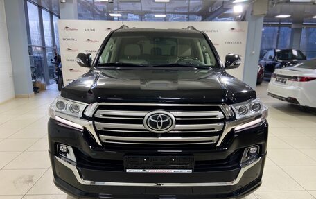 Toyota Land Cruiser 200, 2019 год, 7 700 000 рублей, 4 фотография