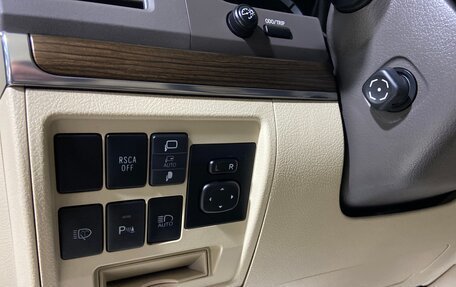 Toyota Land Cruiser 200, 2019 год, 7 700 000 рублей, 18 фотография