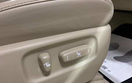 Toyota Land Cruiser 200, 2019 год, 7 700 000 рублей, 25 фотография