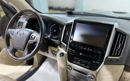 Toyota Land Cruiser 200, 2019 год, 7 700 000 рублей, 29 фотография