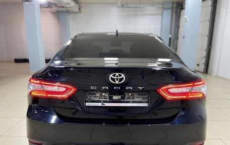 Toyota Camry, 2018 год, 3 193 000 рублей, 8 фотография