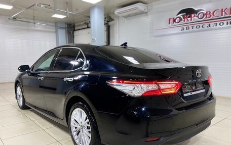 Toyota Camry, 2018 год, 3 193 000 рублей, 10 фотография