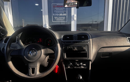 Volkswagen Polo VI (EU Market), 2011 год, 750 000 рублей, 10 фотография