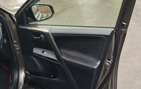 Toyota RAV4, 2015 год, 2 130 000 рублей, 18 фотография