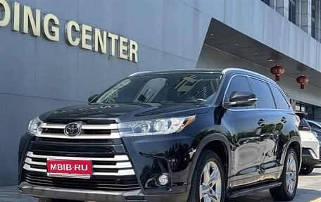 Toyota Highlander III, 2021 год, 2 800 000 рублей, 1 фотография