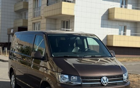Volkswagen Caravelle T6 рестайлинг, 2019 год, 4 000 000 рублей, 3 фотография