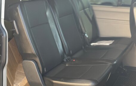 Volkswagen Caravelle T6 рестайлинг, 2019 год, 4 000 000 рублей, 11 фотография