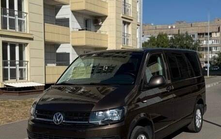 Volkswagen Caravelle T6 рестайлинг, 2019 год, 4 000 000 рублей, 2 фотография