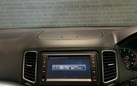 Volkswagen Sharan II, 2013 год, 1 445 000 рублей, 16 фотография