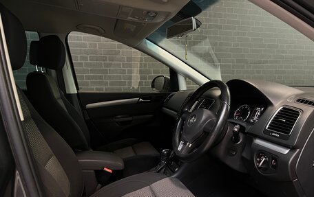 Volkswagen Sharan II, 2013 год, 1 445 000 рублей, 14 фотография