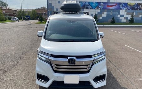 Honda Stepwgn IV, 2018 год, 2 398 000 рублей, 2 фотография