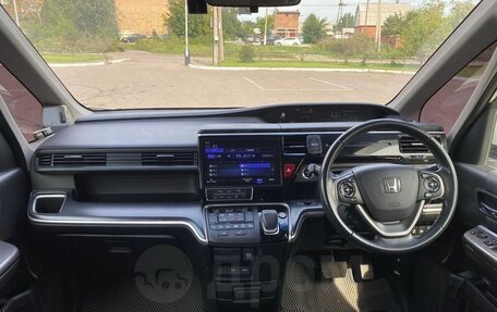 Honda Stepwgn IV, 2018 год, 2 398 000 рублей, 5 фотография