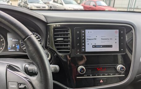 Mitsubishi Outlander III рестайлинг 3, 2021 год, 2 500 000 рублей, 21 фотография