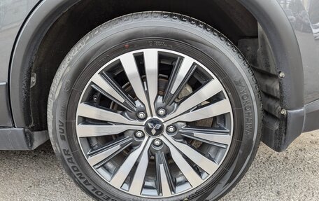 Mitsubishi Outlander III рестайлинг 3, 2021 год, 2 500 000 рублей, 12 фотография
