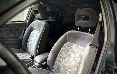 Toyota Avensis III рестайлинг, 1998 год, 435 000 рублей, 21 фотография