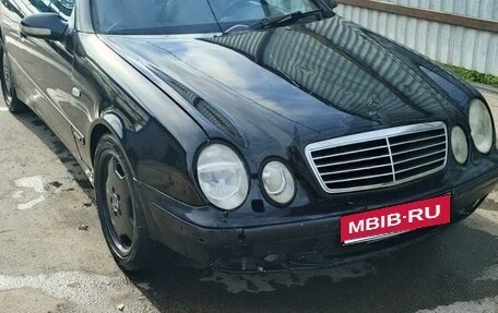 Mercedes-Benz CLK-Класс, 2001 год, 550 000 рублей, 1 фотография