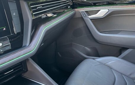 Volkswagen Touareg III, 2019 год, 4 200 000 рублей, 5 фотография