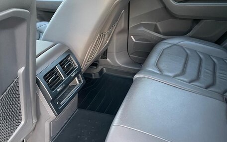 Volkswagen Touareg III, 2019 год, 4 200 000 рублей, 8 фотография