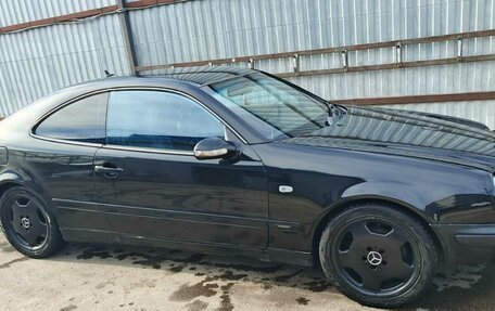 Mercedes-Benz CLK-Класс, 2001 год, 550 000 рублей, 3 фотография