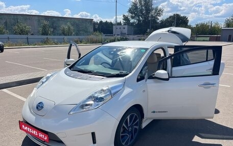Nissan Leaf I, 2014 год, 830 000 рублей, 2 фотография
