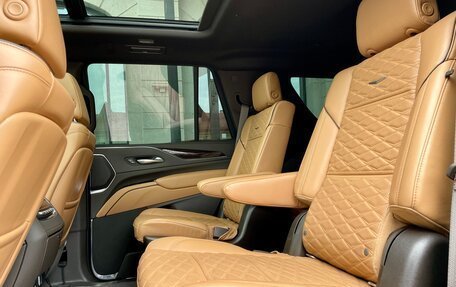 Cadillac Escalade V, 2021 год, 11 000 000 рублей, 19 фотография